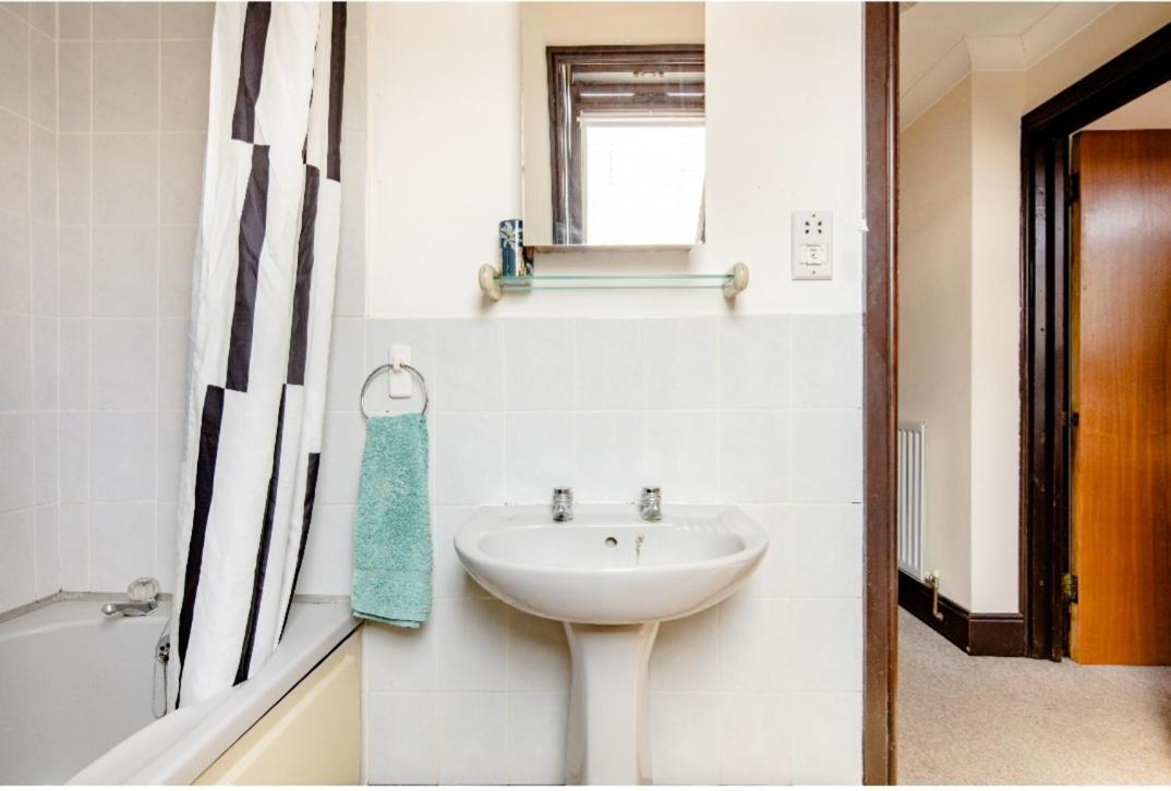 Double Room 2 Mins From Station Belvedere Εξωτερικό φωτογραφία